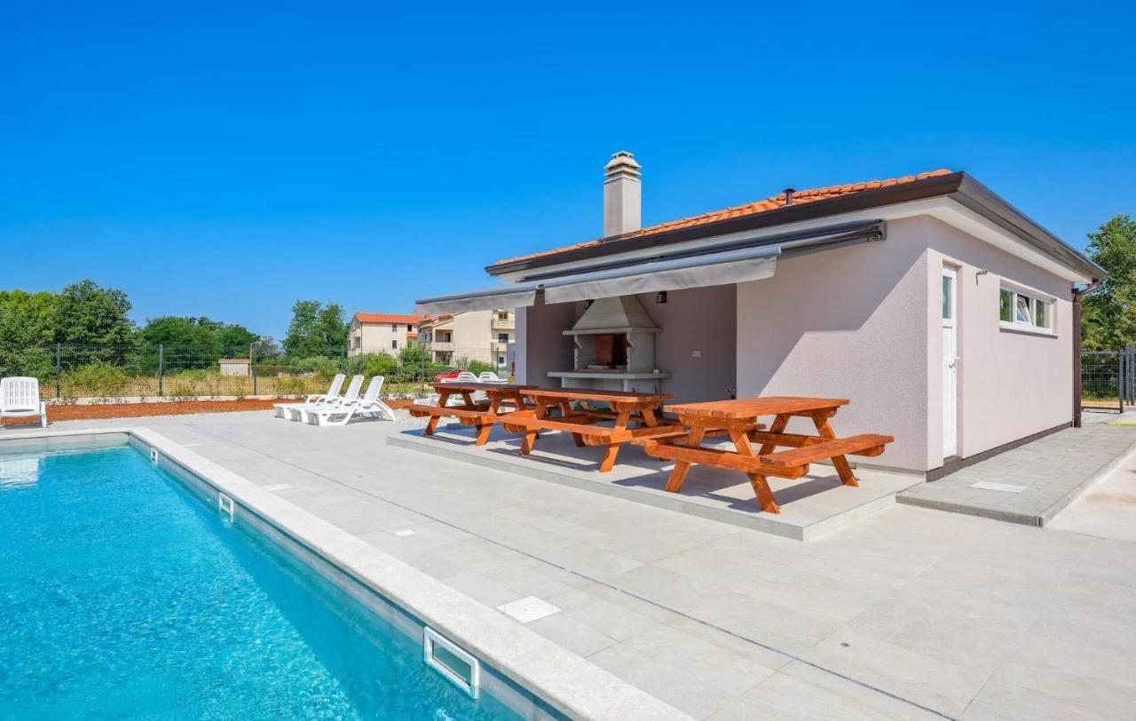 Apartmani Lucija Poreč Exterior foto