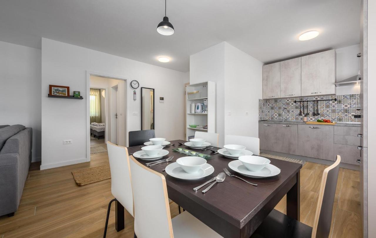 Apartmani Lucija Poreč Exterior foto
