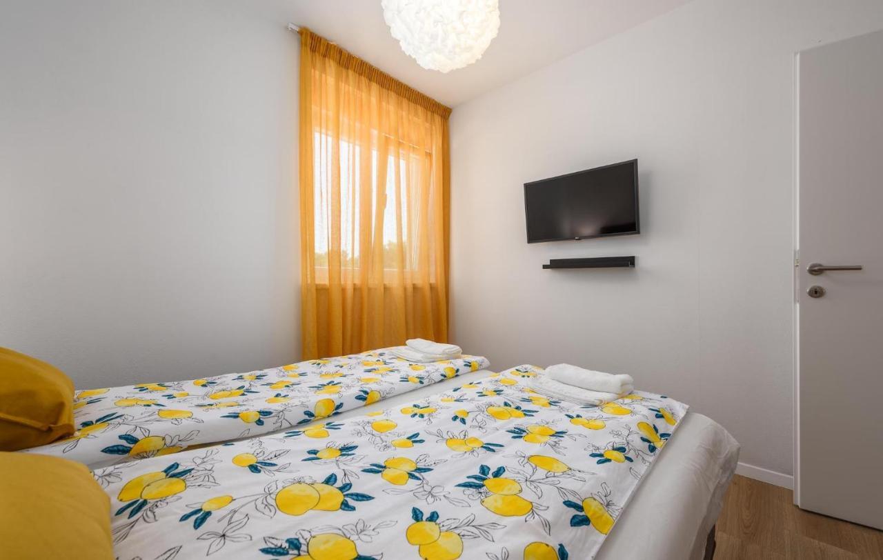 Apartmani Lucija Poreč Exterior foto
