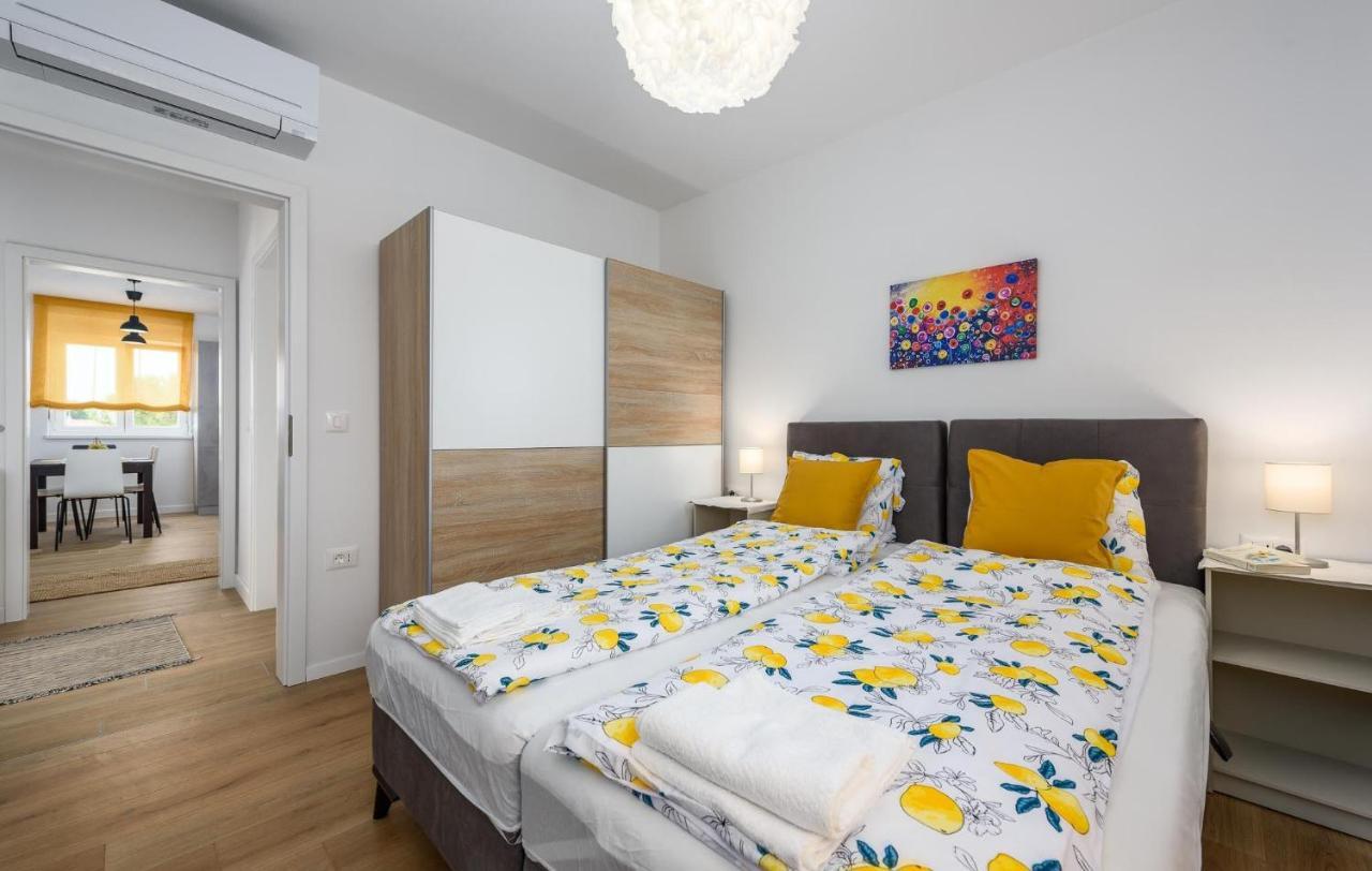 Apartmani Lucija Poreč Exterior foto